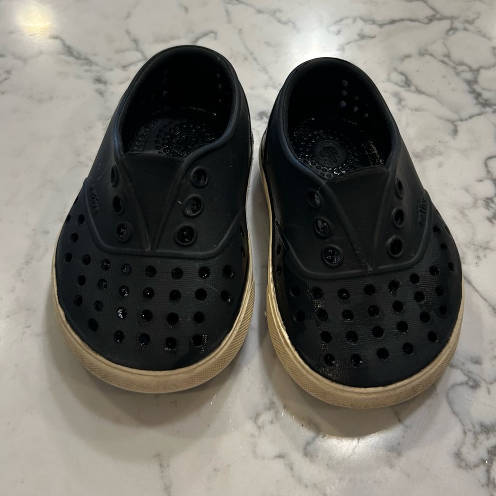 Native Navy Blue Jefferson Slip On Shoes‎ Size 4C Infant/Baby